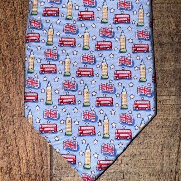 Vineyard Vines England Double Decker Bus Big Ben London Mens tie - Picture 3 of 11